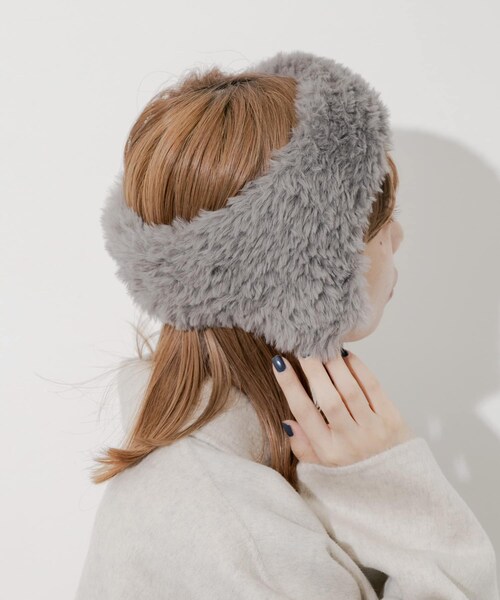 SMELLY（スメリー）の「ファーフラップヘアバンド（ヘアバンド・レディース・GRY/BEG・-）」の6枚目の写真