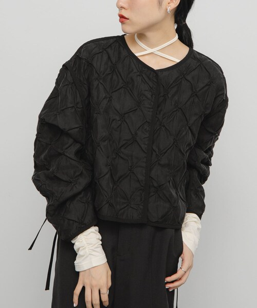 KBF（ケイビーエフ）の「シャーリングショートジャケット（ブルゾン・レディース・IVORY/BLACK・one）」の18枚目の写真