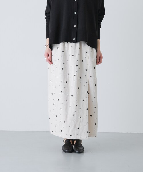 かぐれ（カグレ）の「ツバメ刺繍ラップスカート（スカート・レディース・IVORY/BLACK・Free）」の15枚目の写真