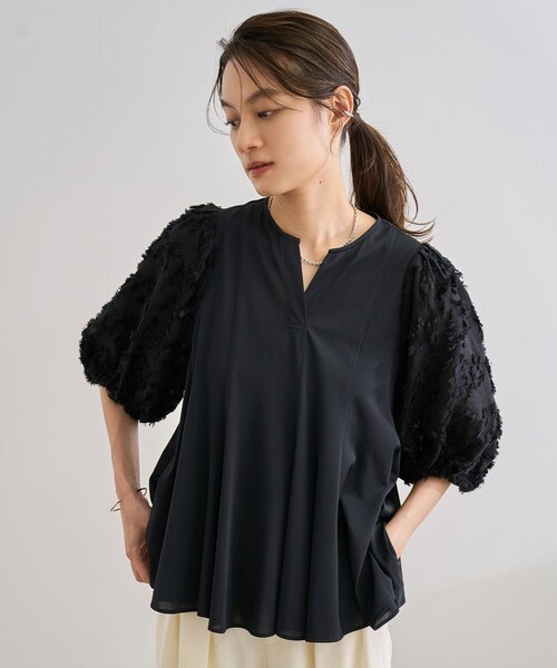 ROPE'（ロペ）の「ジャガードスリーブコンビブラウス/イージーケア（シャツ/ブラウス・レディース・ブラック/ホワイト・F）」の10枚目の写真