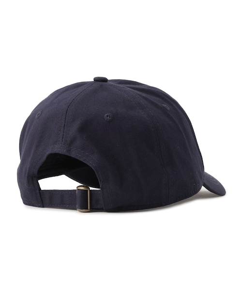ADAM ET ROPE'(アダムエロペ)の「【Sporty&Rich(スポーティー アンド リッチ)】Modern Hat(キャップ・レディース・ホワイト/ネイビー・F)」の5枚目の写真