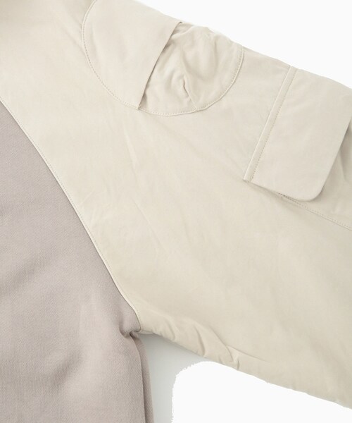 ADAM ET ROPE'（アダムエロペ）の「【X-PARIS/エックスパリ】BI-MATERIAL MILITARY SWEATSHIRT（スウェット・メンズ・ブラック/ライトグレー・M/S）」の12枚目の写真