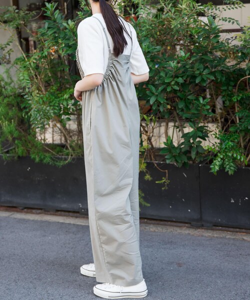 URBAN RESEARCH DOORS(アーバンリサーチドアーズ)の「FORK&SPOON サイドギャザーサロペット(サロペット/オーバーオール・レディース・KHAKI/BLACK・1/2)」の22枚目の写真