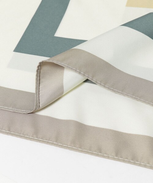 URBAN RESEARCH DOORS(アーバンリサーチドアーズ)の「配色スカーフ(バンダナ/スカーフ・レディース・GREEN/PURPLE/BEIGE・One)」の6枚目の写真