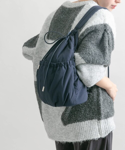 KBF（ケイビーエフ）の「ナイロンパファーボンサック（ショルダーバッグ・レディース・IVORY/BROWN/NAVY・one）」の22枚目の写真