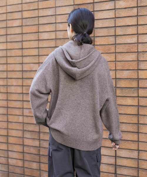 かぐれ（カグレ）の「ヤクウールフードマフラー（マフラー・レディース・CHARCOAL/MOCHA・Free）」の6枚目の写真