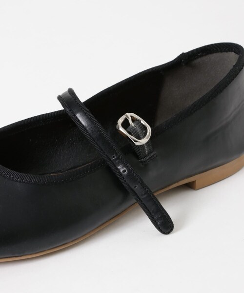 URBAN RESEARCH（アーバンリサーチ）の「メリージェーンフラットシューズ（バレエシューズ・レディース・BLACK/WHITE・36/37/38）」の19枚目の写真