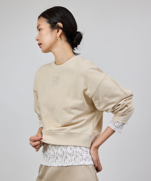 ROPE'（ロペ）の「アナグラム刺繍スウェットプルオーバー/イージーケア（スウェット・レディース・ベージュ系/ネイビー/ピンク系・F）」の3枚目の写真