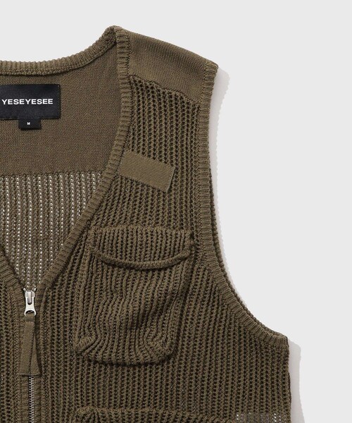 ADAM ET ROPE'（アダムエロペ）の「【YESEYESEE/イエスアイシー】KNITTED UTILITY VEST（ベスト・メンズ・ブラック/カーキ・L/M）」の7枚目の写真