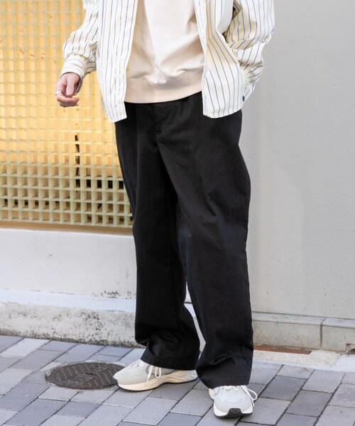 URBAN RESEARCH DOORS(アーバンリサーチドアーズ)の「FORK&SPOON フレンチドリルピグメントチノパンツ(チノパンツ・メンズ・BEIGE/INKBLACK・4/5)」の8枚目の写真