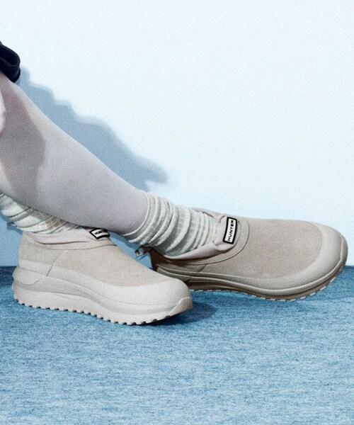 ADAM ET ROPE'（アダムエロペ）の「【HUNTER for ADAM ET ROPE'】別注TRAVEL FLOW SUEDE TRAINER（スニーカー・レディース・ブラック/グレー系/ダークブラウン・23/24/25/26/27/28）」の9枚目の写真