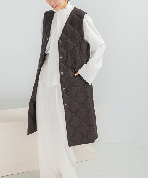 URBAN RESEARCH ROSSO（アーバンリサーチロッソ）の「TAION　VNECK LONG DOWN GILET（その他アウター・レディース・OFFWHITE/BLACK/DCHOCO/GBEIGE・M/L）」の22枚目の写真