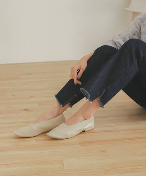 SENSE OF PLACE by URBAN RESEARCH（センスオブプレイスバイアーバンリサーチ）の「甲深ソフトフラットシューズ（パンプス・レディース・IVORY/BLACK/BROWN/SILVER・S/M/L）」の5枚目の写真