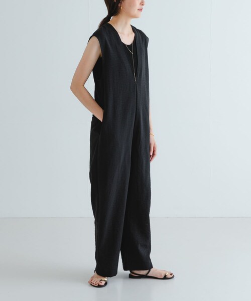 URBAN RESEARCH（アーバンリサーチ）の「『2サイズ展開』リネンライク深Vネックオールインワン（サロペット/オーバーオール・レディース・KHAKI/BLACK・36/38）」の14枚目の写真