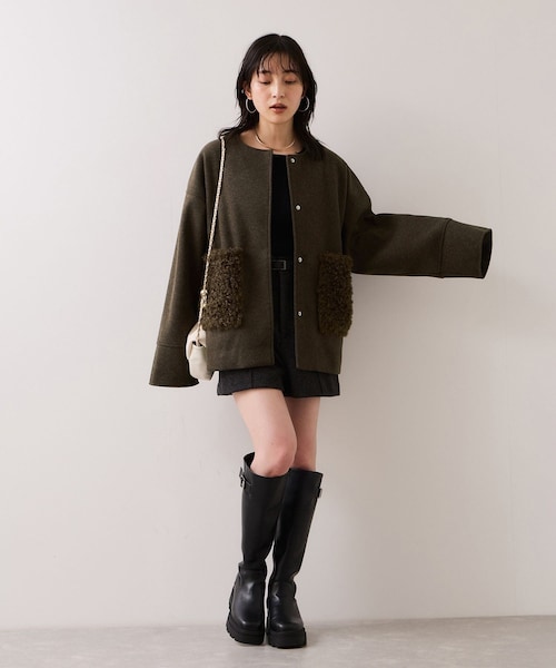 VIS（ビス）の「【WEB限定】ボアポケットノーカラーコート（その他アウター・レディース・チャコール/キナリ/ダークブラウン・F）」の8枚目の写真