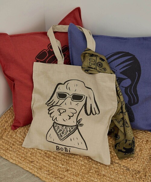 ADAM ET ROPE'(アダムエロペ)の「【Camille de Cussac by SALON】アートリネントートバッグ/ A4対応(トートバッグ・レディース・ベージュ/ブルー/レッド・F)」の4枚目の写真