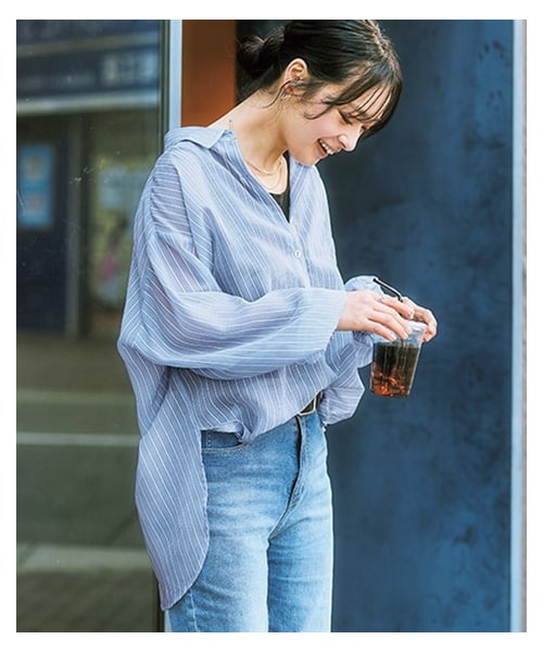 nissen（ニッセン）の「ロング丈シアーシャツ＜大きいサイズ有＞（シャツ/ブラウス・レディース・ブルー系ストライプ/オフホワイト/チャコールグレー/ソフトイエロー/ブラウン系ストライプ・S/M/L/LL/3L/4L/5L/6L）」の6枚目の写真