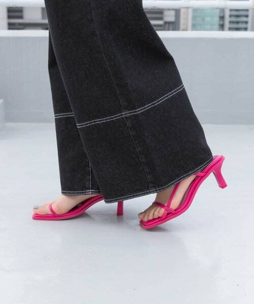 SENSE OF PLACE by URBAN RESEARCH（センスオブプレイスバイアーバンリサーチ）の「ワイドスクエアストラップサンダル（サンダル・レディース・WHITE/BLACK/L.BLUE/PINK・S/M/L）」の4枚目の写真