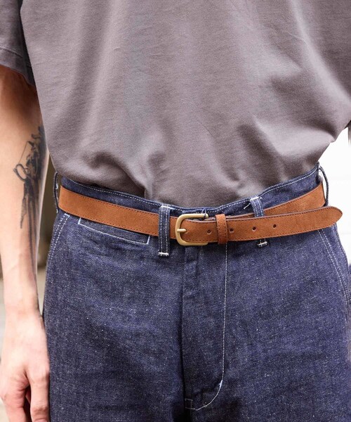 ADAM ET ROPE'（アダムエロペ）の「【ANDERSONS/アンダーソンズ】25 レトロドレスベルト スエード (ブラスバックル)（ベルト・メンズ・ダークブラウン/ダークブラウン系・L/M/S）」の19枚目の写真