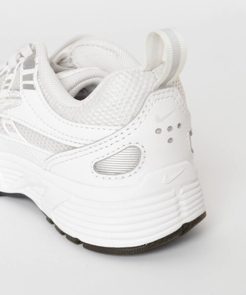 URBAN RESEARCH DOORS(アーバンリサーチドアーズ)の「NIKE P-6000 PS(KIDS)(スニーカー・キッズ・WHITE/METALLIC・19/20/21/22)」の6枚目の写真