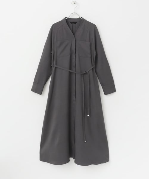 ポケットデザインVネックワンピース