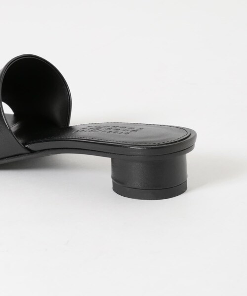 URBAN RESEARCH(アーバンリサーチ)の「MM6 P3628 SANDAL(サンダル・レディース・T8013BLACK・36/37/38)」の6枚目の写真