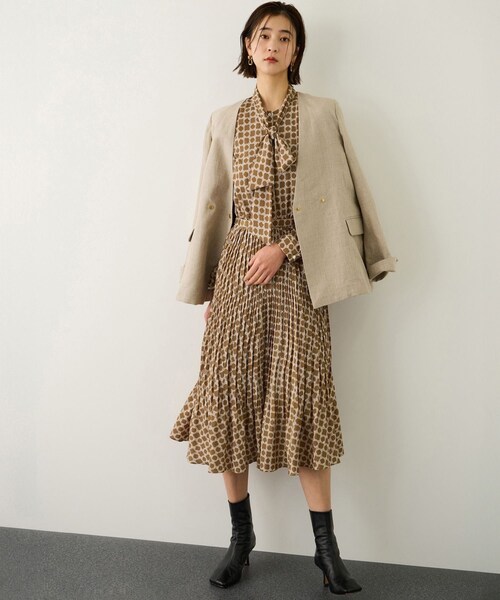 ROPE'（ロペ）の「ship's rope' オリジナルプリントプリーツタイワンピース（シャツワンピース・レディース・キャメル/ネイビー・36/38）」の2枚目の写真