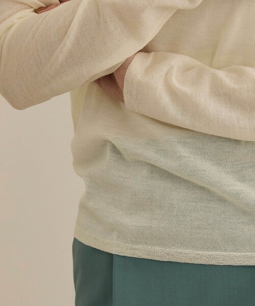 ROPE'(ロペ)の「【COFIL(コフィル)】シアーボートネックカットソー(カーディガン/ボレロ・レディース・ホワイト・F)」の12枚目の写真