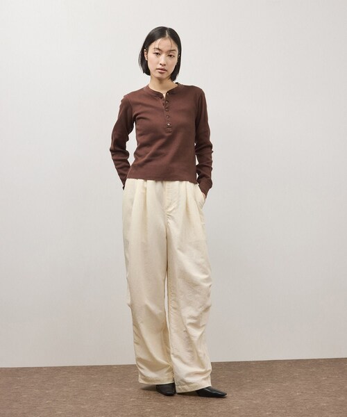 ADAM ET ROPE'（アダムエロペ）の「2WAYヘムパラシュートパンツ（その他パンツ・レディース・ブラック/オフホワイト/レッド系・36/38）」の14枚目の写真