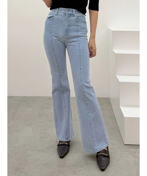 MERCURYDUO（マーキュリーデュオ）の「ウェーブタイプフレアデニムパンツ（その他パンツ・レディース・ブルー/アイスブルー・S/M）」の4枚目の写真