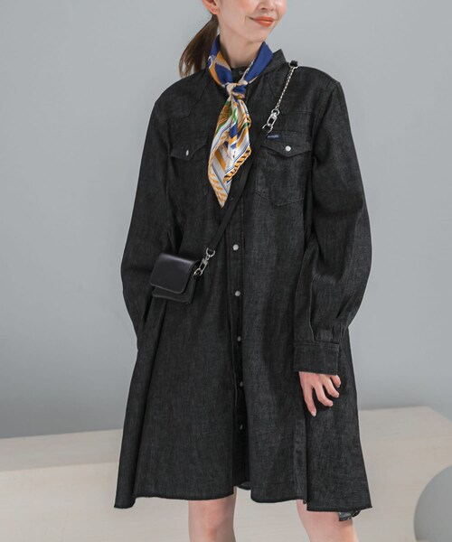 URBAN RESEARCH ROSSO（アーバンリサーチロッソ）の「『別注』Wrangler×ROSSO　WESTERN MINI DRESS（ワンピース・レディース・C00 ブルー/C01 ブラック・M）」の16枚目の写真