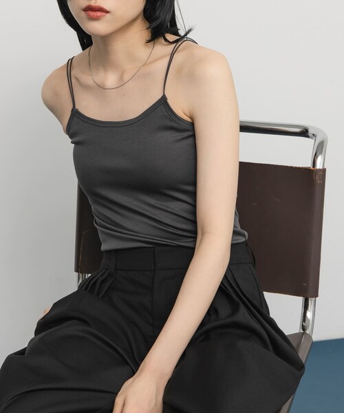 KBF（ケイビーエフ）の「スパゲティダブルストラップキャミソール（キャミソール・レディース・IVORY/CHARCOAL/BLACK・one）」の3枚目の写真