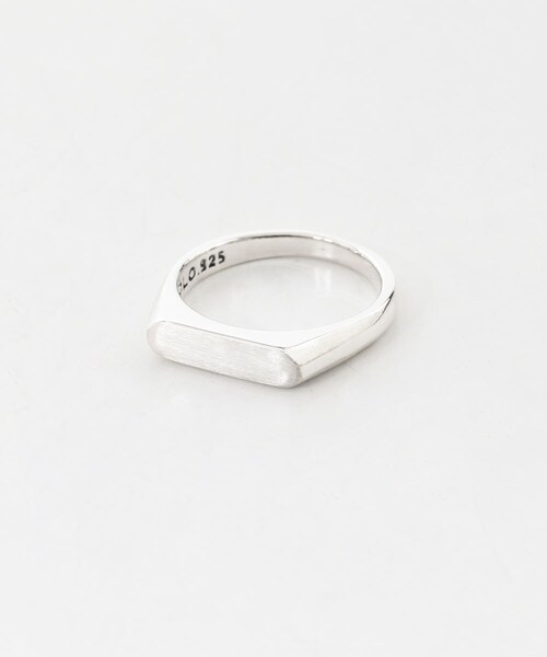 URBAN RESEARCH(アーバンリサーチ)の「XOLO SIGNET RING WITH HAIR LINE(リング・メンズ・SILVER・L)」の2枚目の写真