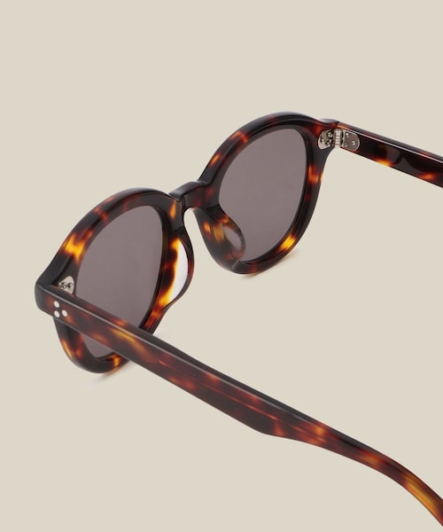 ROPE'（ロペ）の「【WEB・一部店舗限定】ボストンフレームUVカットグラス/ケースセット（サングラス・レディース・ブラック/ダークブラウン・F）」の21枚目の写真