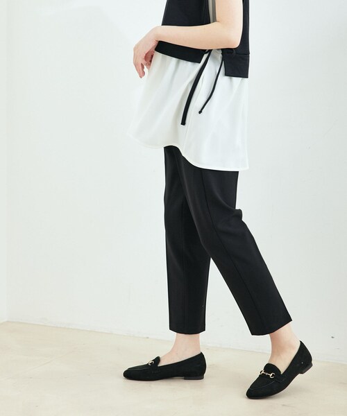 Jayro（ジャイロ）の「センタープレステーパードパンツ（スラックス・レディース・ブラック/ホワイト系/ダークブラウン/グリーン/ブルー/ピンク・L/M）」の4枚目の写真