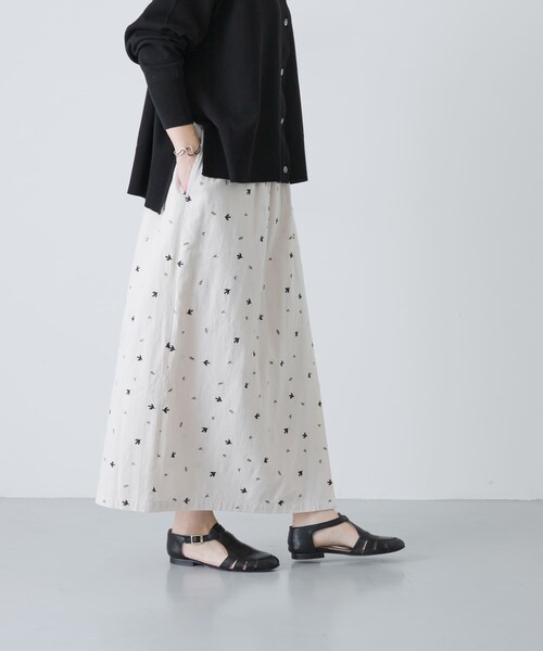 かぐれ（カグレ）の「ツバメ刺繍ラップスカート（スカート・レディース・IVORY/BLACK・Free）」の7枚目の写真