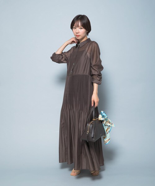 URBAN RESEARCH ROSSO（アーバンリサーチロッソ）の「プリーツロングシャツワンピース（ワンピース・レディース・BLUE/BROWN・Free）」の8枚目の写真
