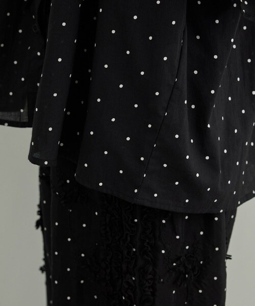ADAM ET ROPE'(アダムエロペ)の「【WEB先行販売】【crinkle crinkle crinkle】別注ドットコットンブラウス(シャツ/ブラウス・レディース・ブラック系・F)」の21枚目の写真