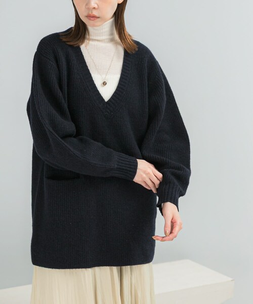 URBAN RESEARCH ROSSO（アーバンリサーチロッソ）の「アルパカ混カーブスリーブVネックプルオーバー（ニット/セーター・レディース・GRAY/PINK/NAVY・Free）」の19枚目の写真