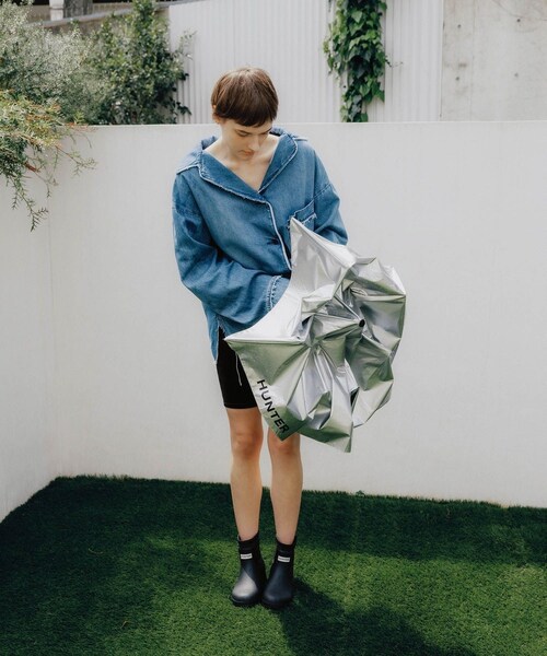 ADAM ET ROPE'(アダムエロペ)の「【HUNTER for ADAM ET ROPE'】別注 ALL WEATHER AUTO COMPACT UMBRELLA 55cm/晴雨兼用(折りたたみ傘・レディース・シルバー・F)」の7枚目の写真