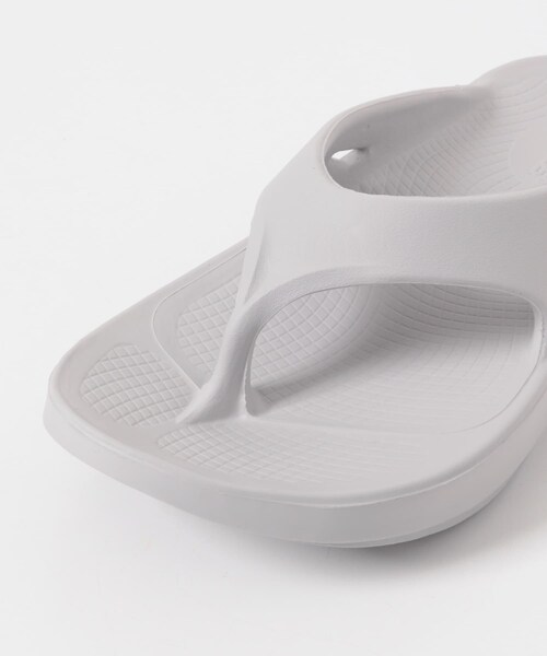 URBAN RESEARCH DOORS（アーバンリサーチドアーズ）の「OOFOS　OORIGINAL（サンダル・レディース・BLACK/PRIMROSE/MOONSTONE・5/6/7/8）」の15枚目の写真