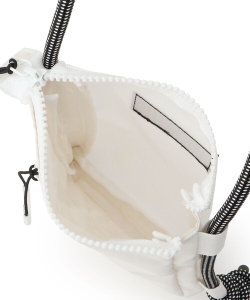 ADAM ET ROPE'(アダムエロペ)の「【HUNTER for ADAM ET ROPE'】別注トラベルフォンポーチ(ショルダーバッグ・レディース・ブラック/ホワイト・F)」の22枚目の写真