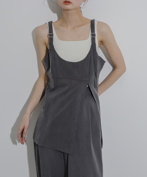 SENSE OF PLACE by URBAN RESEARCH（センスオブプレイスバイアーバンリサーチ）の「スリットキャミソールトップ（その他トップス・レディース・GRAY/BLACK/BEIGE・one）」の4枚目の写真