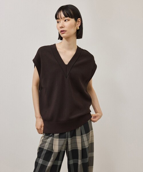 ADAM ET ROPE'(アダムエロペ)の「2WAYニットジレ(ベスト・レディース・ブラック/ダークブラウン/ベージュ・F)」の19枚目の写真