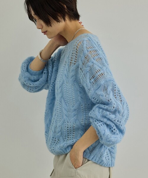 ADAM ET ROPE'（アダムエロペ）の「シアーモヘアケーブルプルオーバー（ニット/セーター・レディース・グレー/オフホワイト/サックス/ピンク系・F）」の16枚目の写真