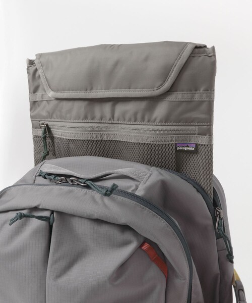 URBAN RESEARCH DOORS(アーバンリサーチドアーズ)の「patagonia Refugio Day Pack 26L(バックパック/リュック・メンズ・NGRY/SPWI/BLK・one)」の13枚目の写真