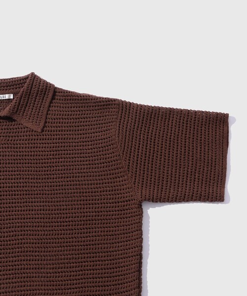 ADAM ET ROPE'（アダムエロペ）の「【AURALEE/オーラリー】TUSSAH SILK COTTON MESH KNIT SKIPPER POLO（ポロシャツ・メンズ・キナリ/ダークブラウン・3/4）」の7枚目の写真