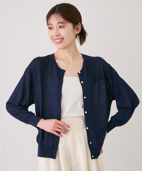 Jayro(ジャイロ)の「ドロップショルダークルーネックカーディガン(ニット/セーター・レディース・ブラック/ホワイト/ホワイト系/ネイビー/ブルー/ブルー系/オレンジ系/イエロー・M)」の4枚目の写真