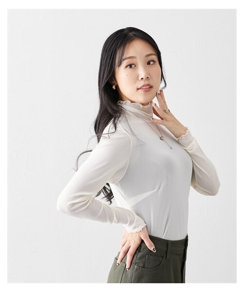 nissen（ニッセン）の「【大きい胸専用】シアー素材プチハイネック長袖カットソー（Tシャツ/カットソー・レディース・アイボリー/ブラック・FM/FL/FLL）」の6枚目の写真