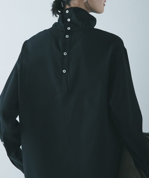 URBAN RESEARCH（アーバンリサーチ）の「TRソフトツイルハイネックシャツ（シャツ/ブラウス・レディース・IVORY/BLACK・Free）」の6枚目の写真